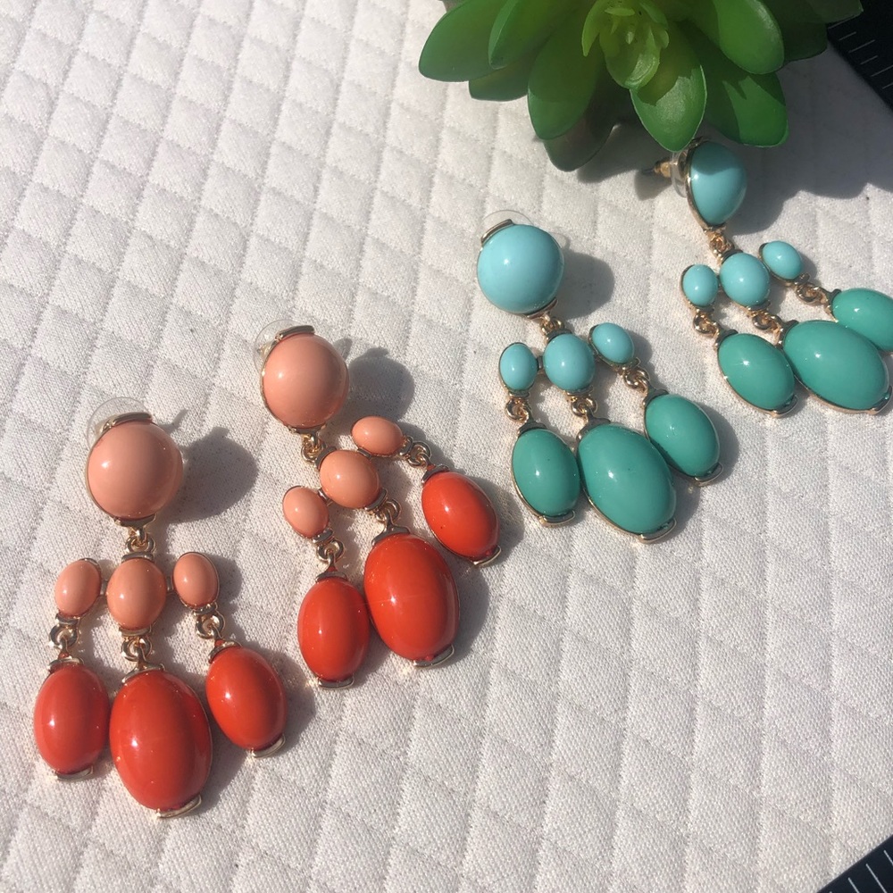 Beautiful lightweight earrings. Fun and Stylish 🧡